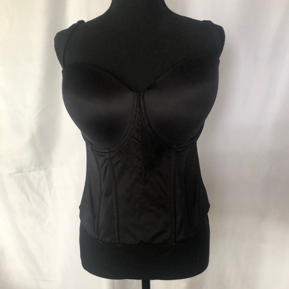 MAIDENFORM black corset. Lace in front. Padded  with underwire. Size 38 DD.